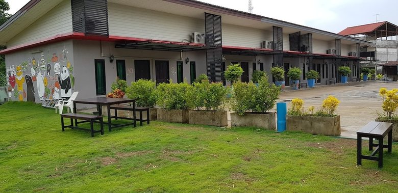 Hotel Baansri Family