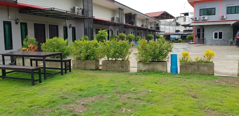 Hotel Baansri Family