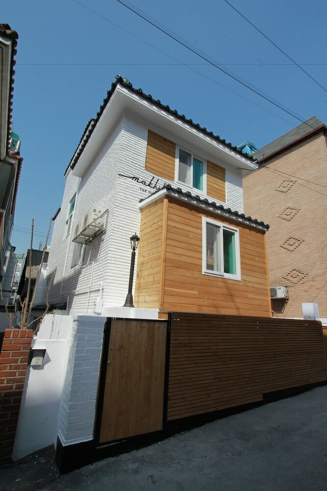 Hostal Mathilda The Guest House - Hostel