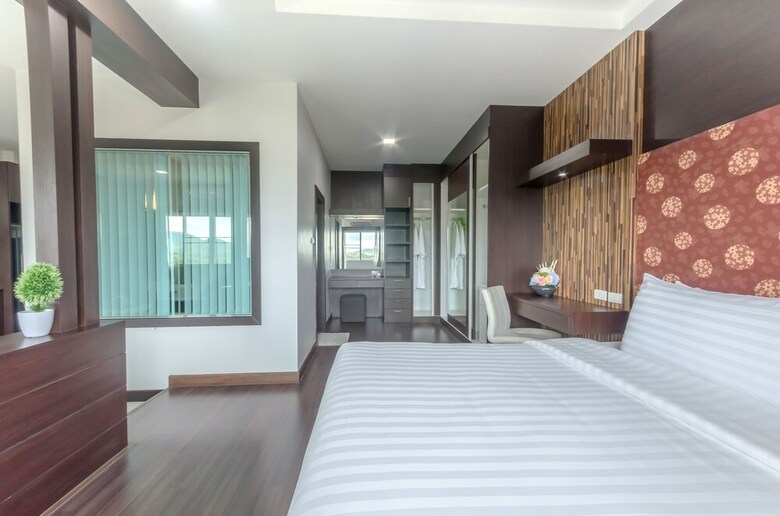 Phanhin Regent Hotel And Residence
