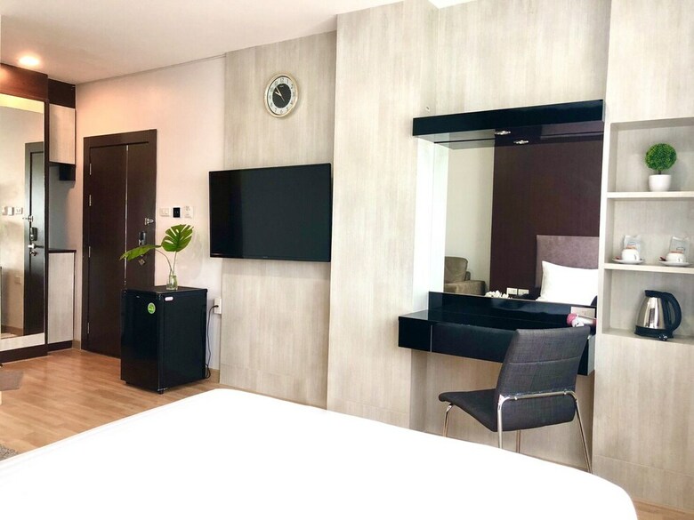 Phanhin Regent Hotel And Residence