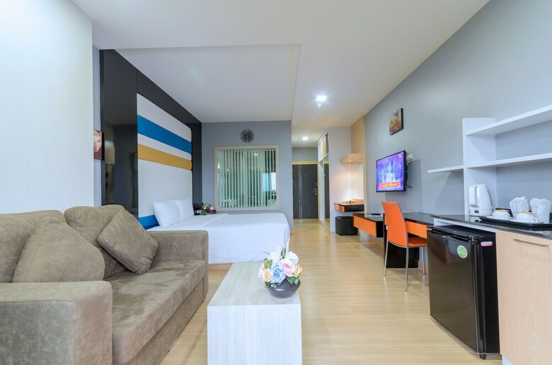 Phanhin Regent Hotel And Residence