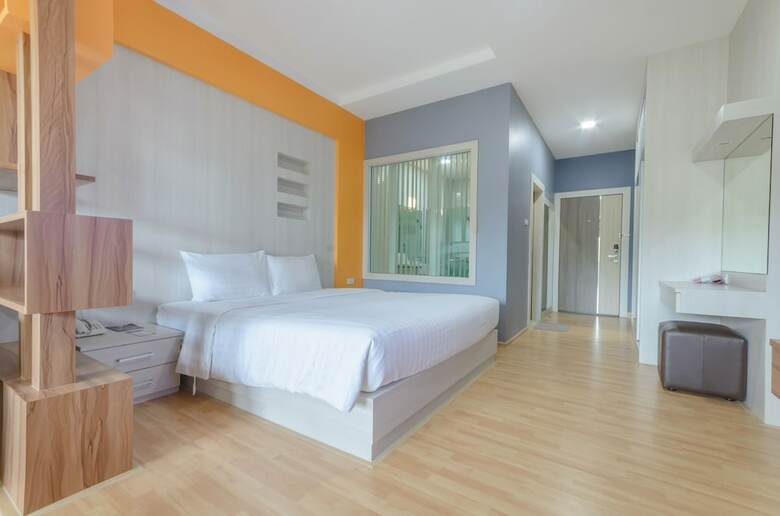 Phanhin Regent Hotel And Residence