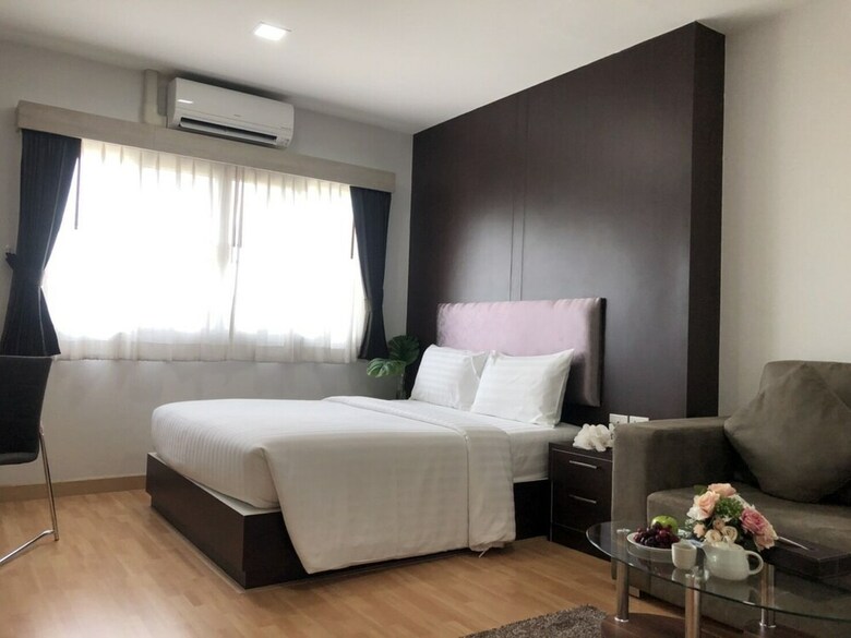 Phanhin Regent Hotel And Residence