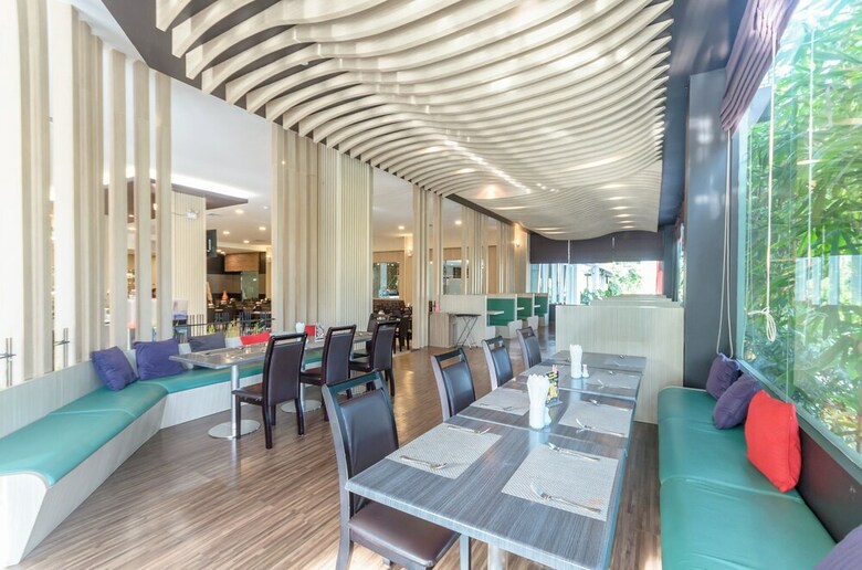 Phanhin Regent Hotel And Residence