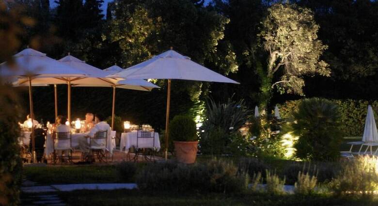 Hotel H�tel Villa Les Rosiers