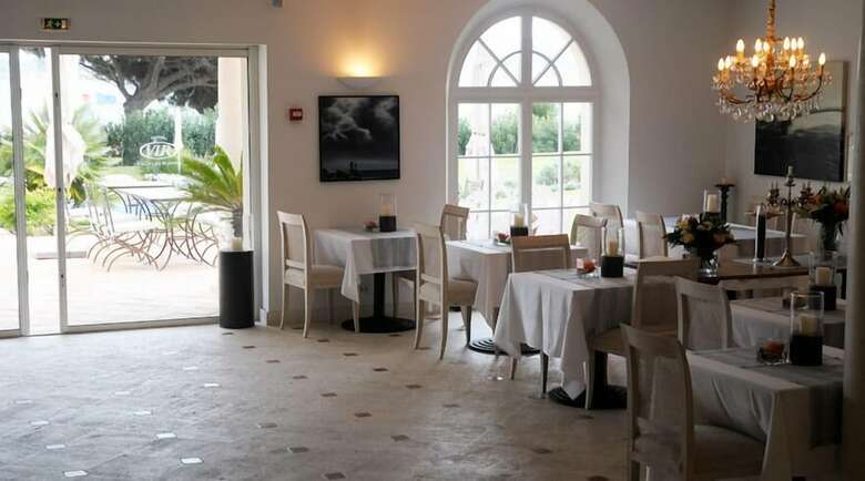 Hotel H�tel Villa Les Rosiers