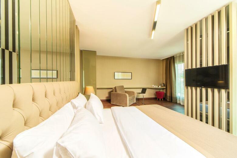 Hotel The City Suites