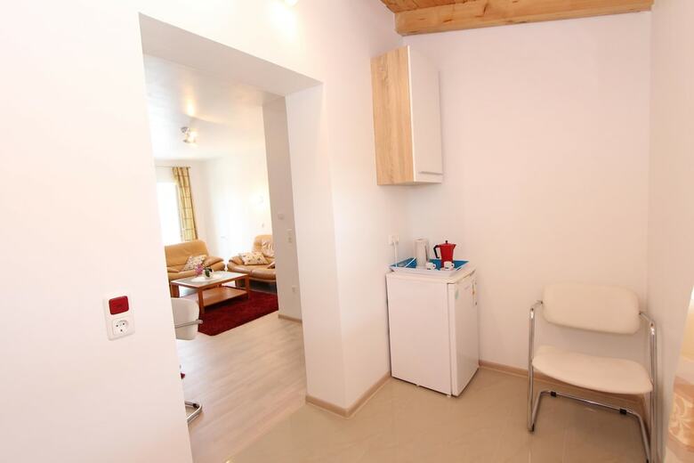 Rooms And Apartments Sally