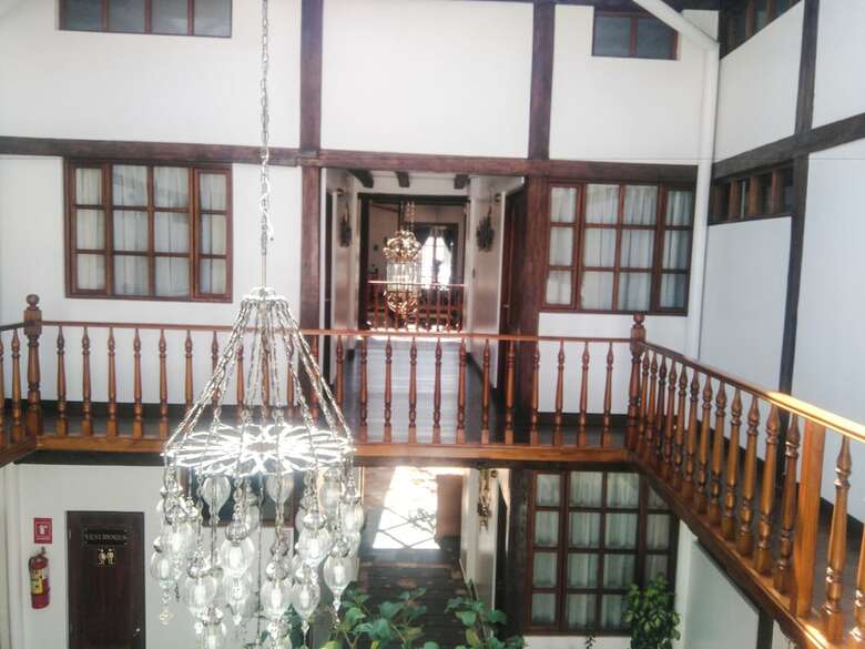 Felicia Hotel & Suites