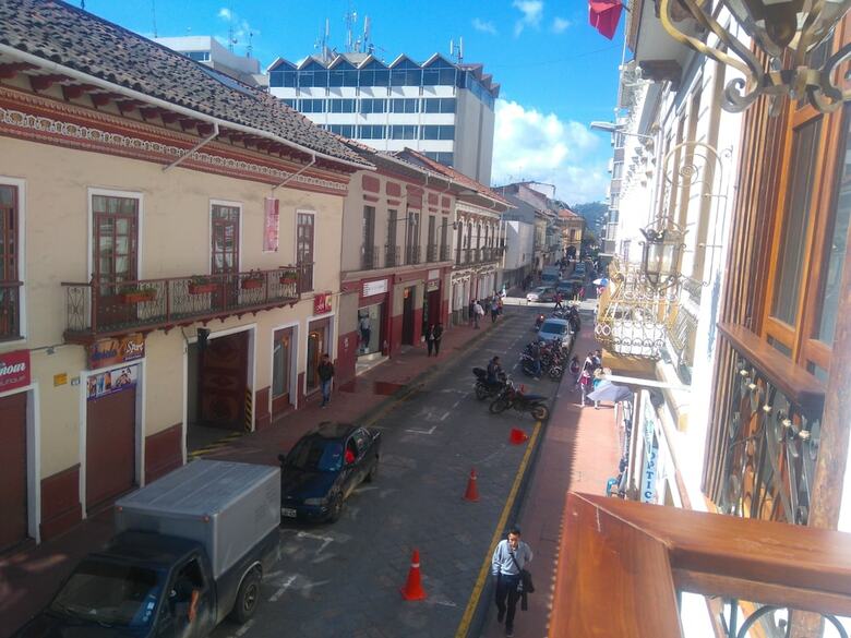 Felicia Hotel & Suites