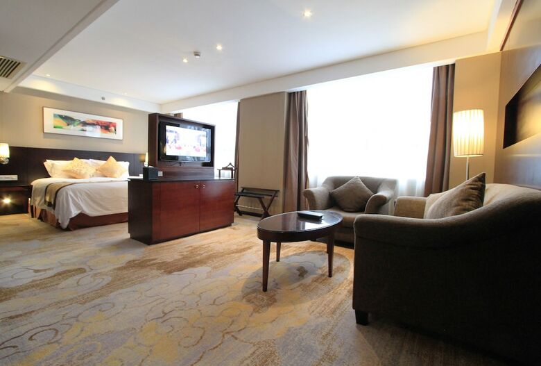 Greenland Jiulong Hotel