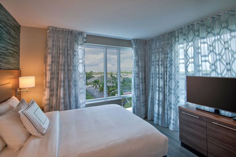 Hotel Towneplace Suites By Marriott Miami Airport