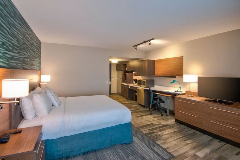 Hotel Towneplace Suites By Marriott Miami Airport