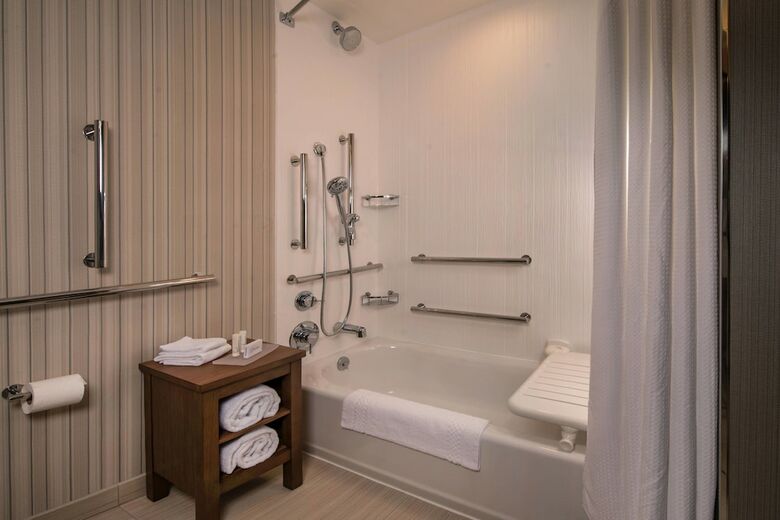 Hotel Courtyard By Marriott Hershey Chocolate Avenue