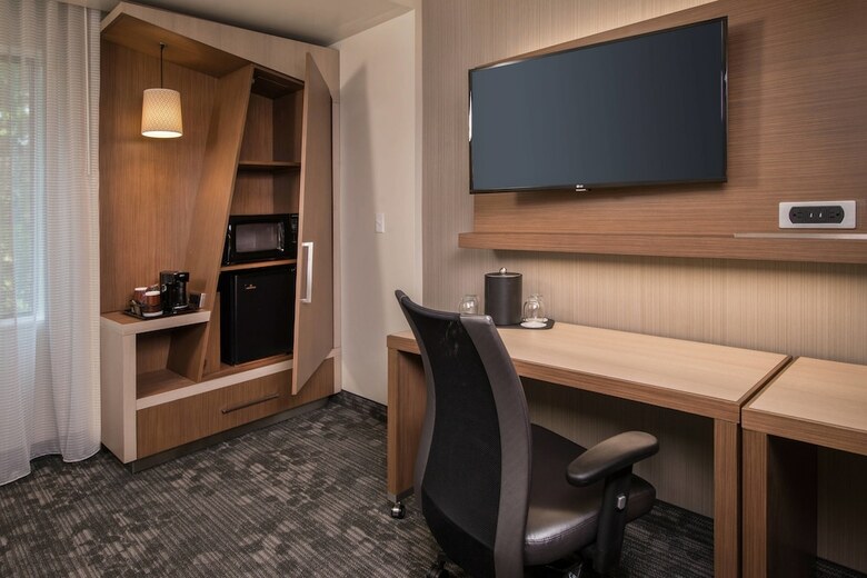 Hotel Courtyard By Marriott Hershey Chocolate Avenue