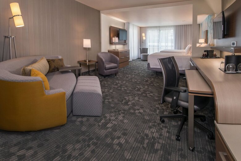 Hotel Courtyard By Marriott Hershey Chocolate Avenue