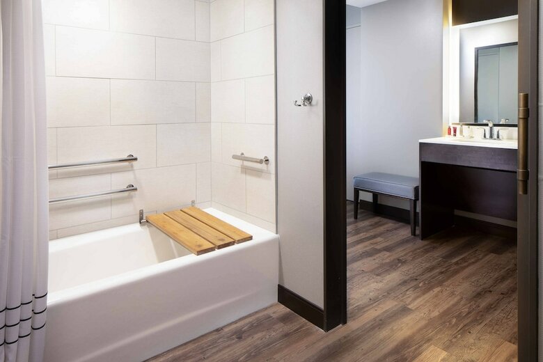 Hotel Omaha Marriott Downtown At The Capitol District