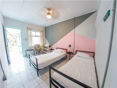 Hostal Selina Jaco