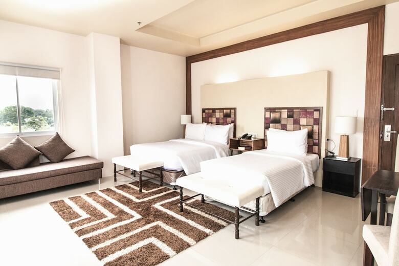 Sierra Hotel