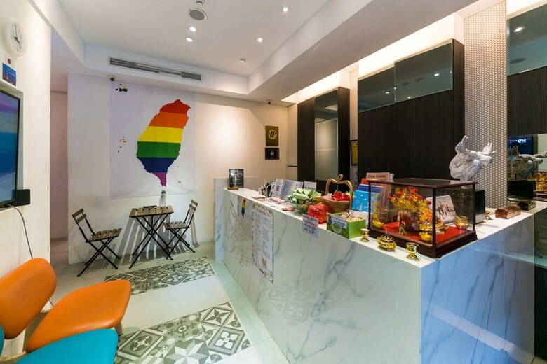 Hostal Gs Gay Hotel