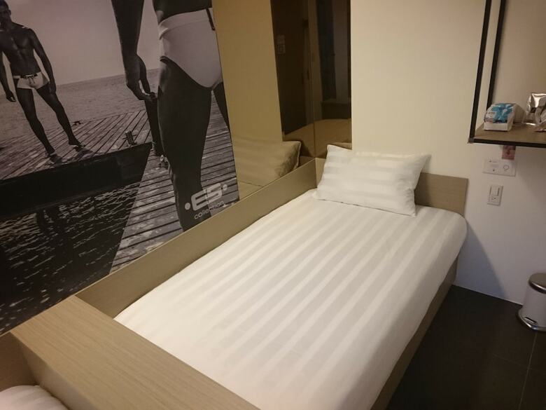Hostal Gs Gay Hotel