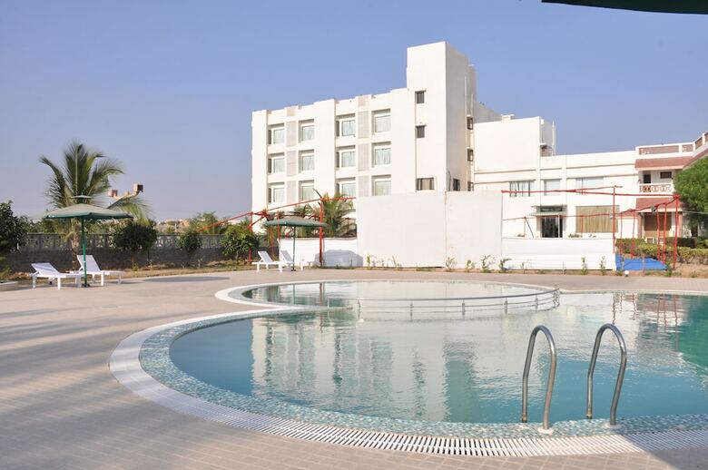 Hotel Goverdhan Greens Resort Dwarka