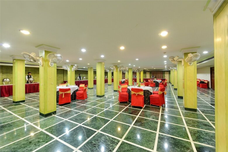 Hotel Ashish Palace
