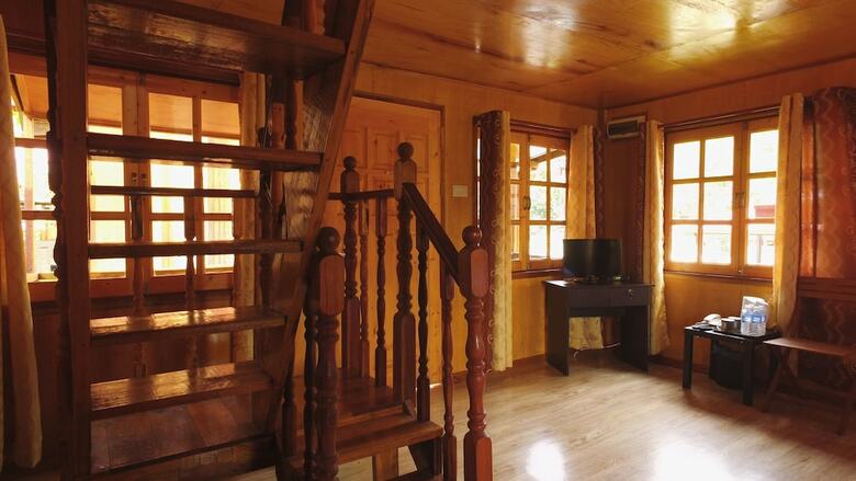 Borneo Tree House