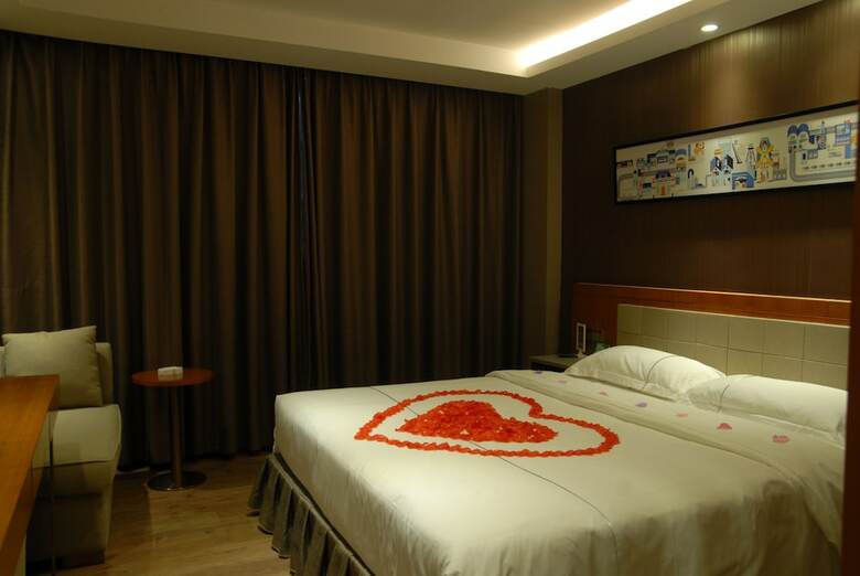 Insail Hotels (Gongbei Port Zhuhai)