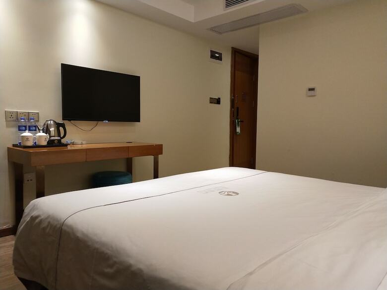 Insail Hotels (Gongbei Port Zhuhai)