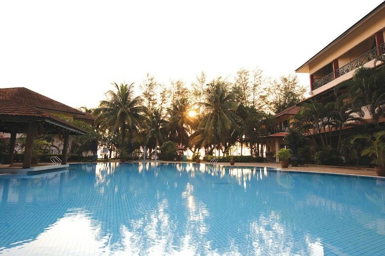 Hotel The Qamar Paka