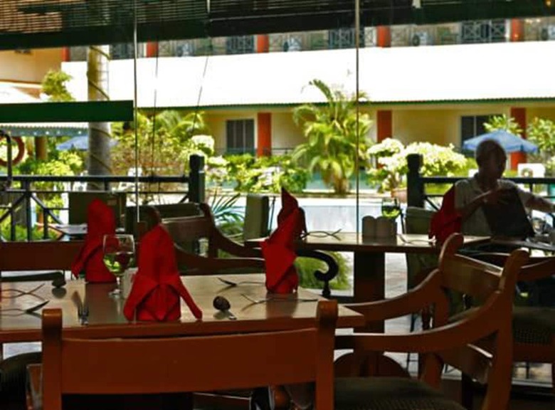 Hotel The Qamar Paka