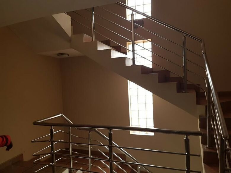 Emzrel Hotel & Suites