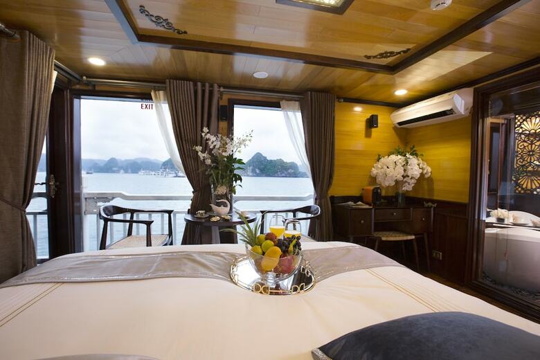Hera Cruises