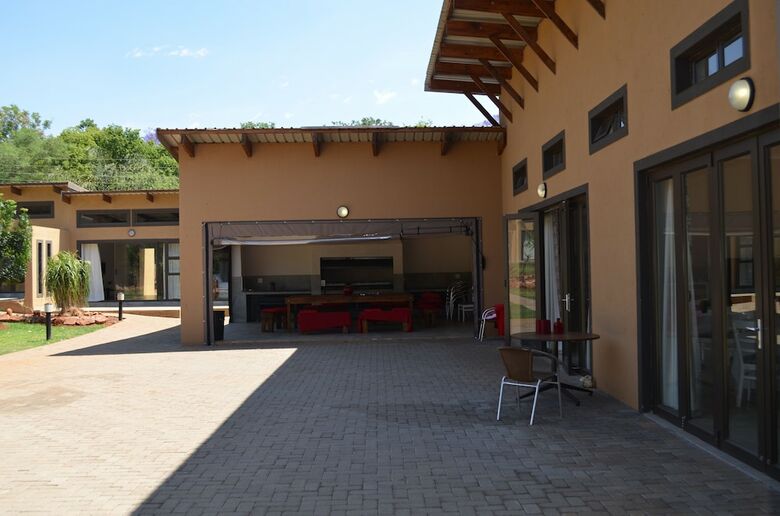 Hotel Manor Hills Guest Lodge
