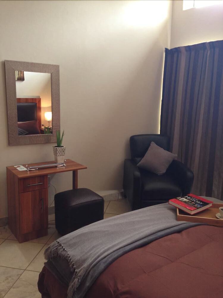 Hotel Manor Hills Guest Lodge