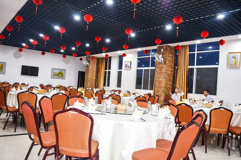 Chinese Business Hotel