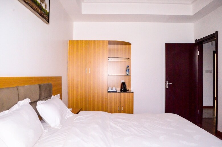Chinese Business Hotel