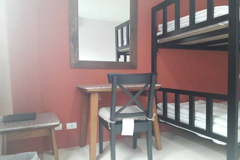 Hostal Rada Arak Hostel