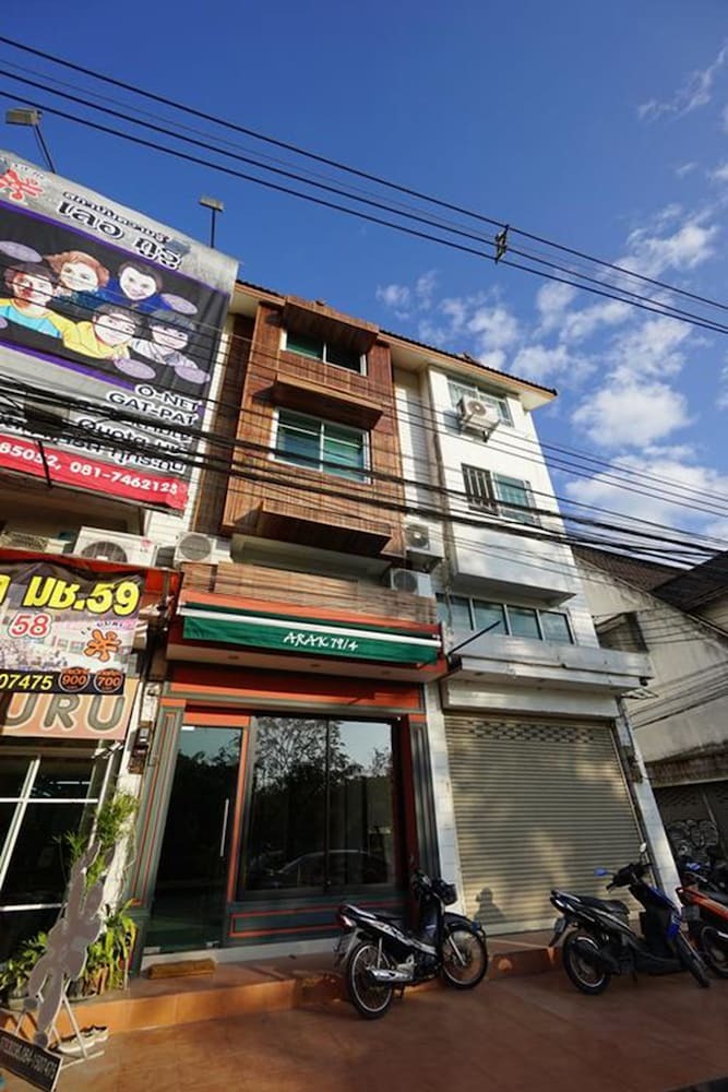 Hostal Rada Arak Hostel