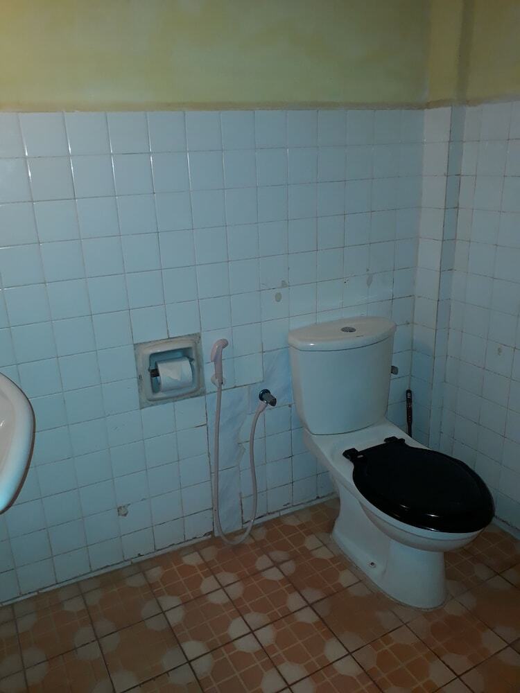 Shahira Hotel