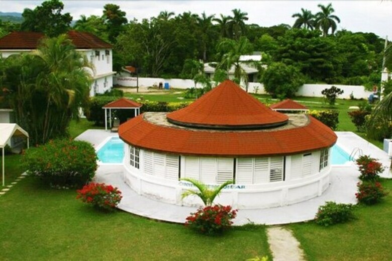 Executive Mamme Bay Hotel And Conference