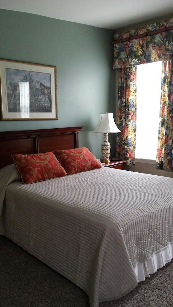 Hotel St. Vincent Row Suites