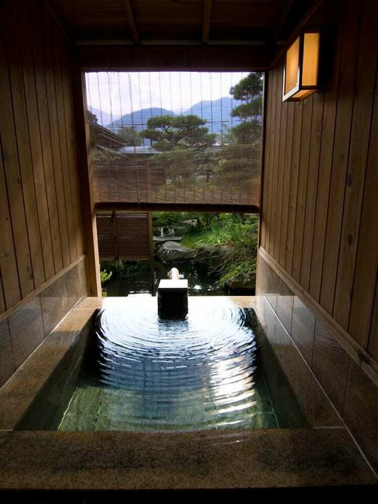 Ryotei Takano