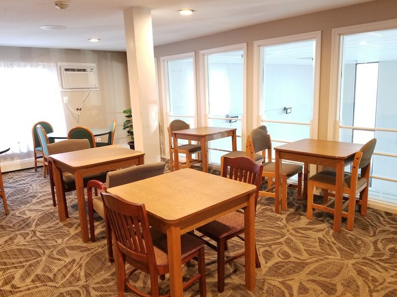 Hotel Hampton Village Inn