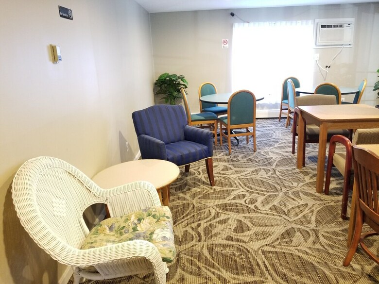 Hotel Hampton Village Inn