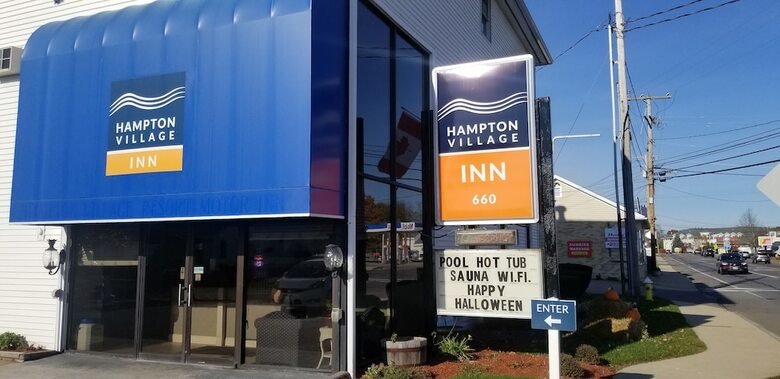 Hotel Hampton Village Inn