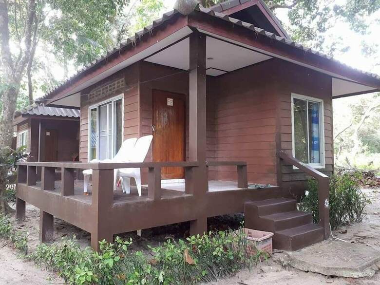 Hotel Phayam Coconut Beach Resort