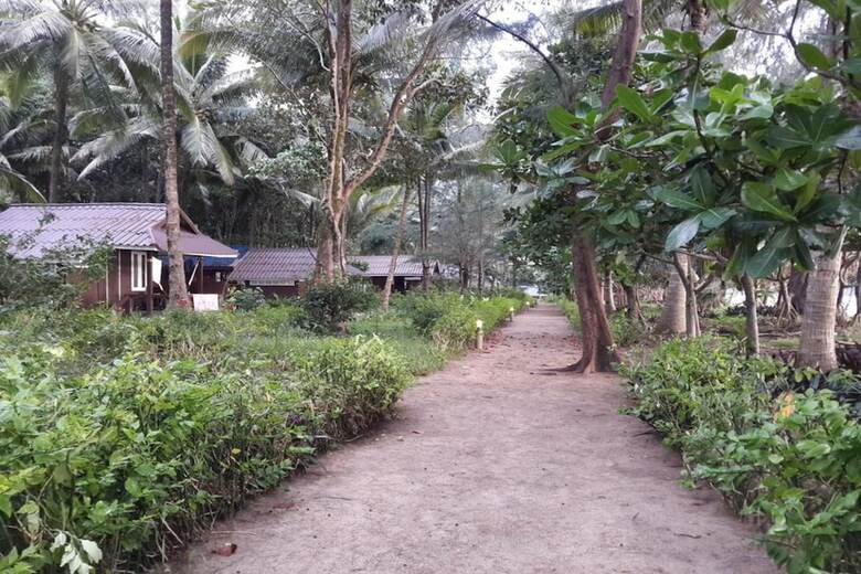Hotel Phayam Coconut Beach Resort